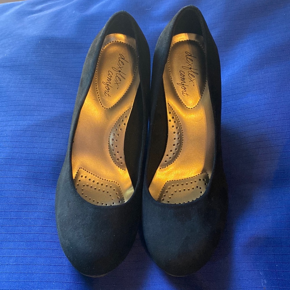 Dexflex Comfort Wedge. Black. Size 8.5.